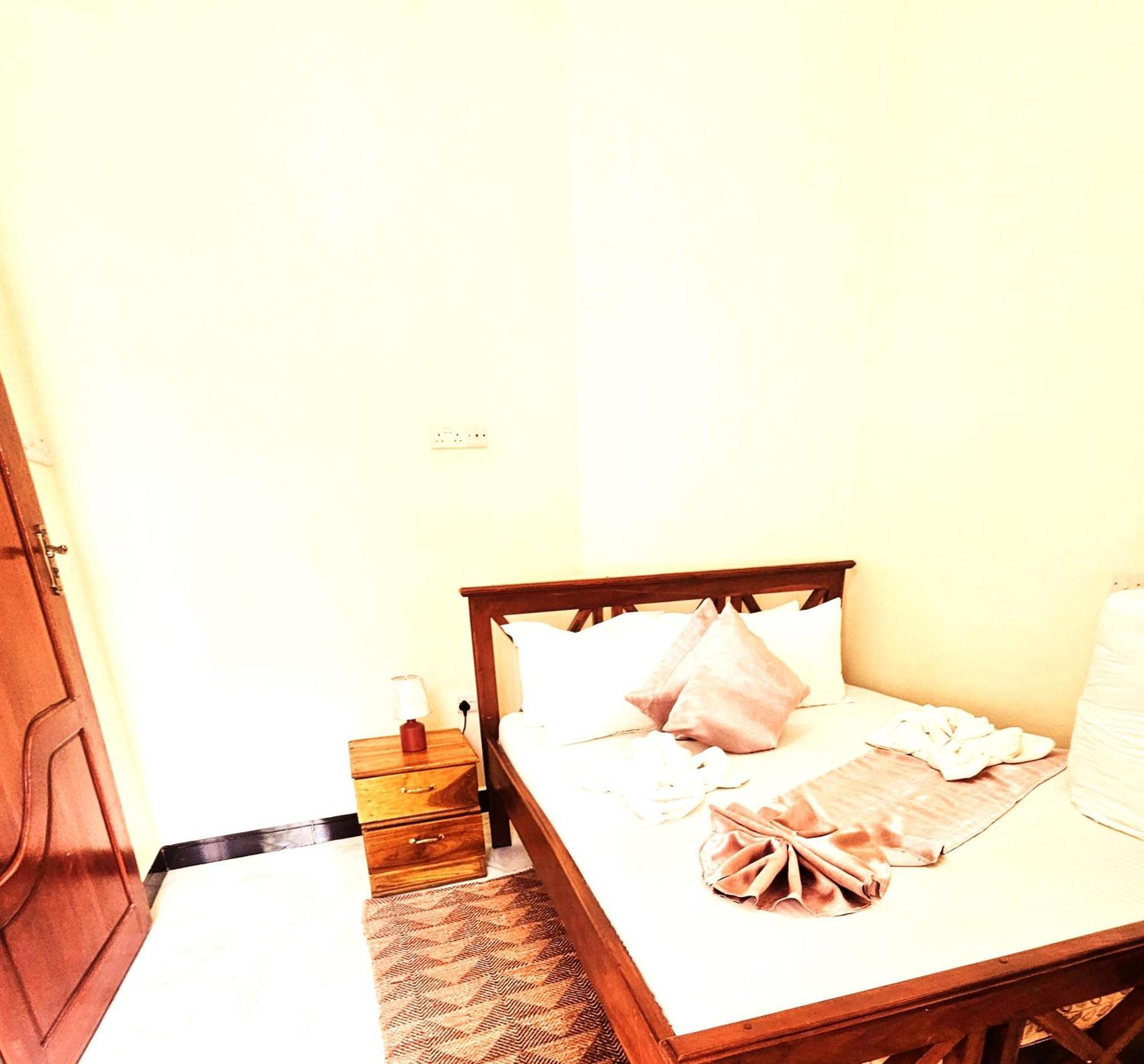 Safi House Bed & Breakfast Boma la Ngombe Luaran gambar