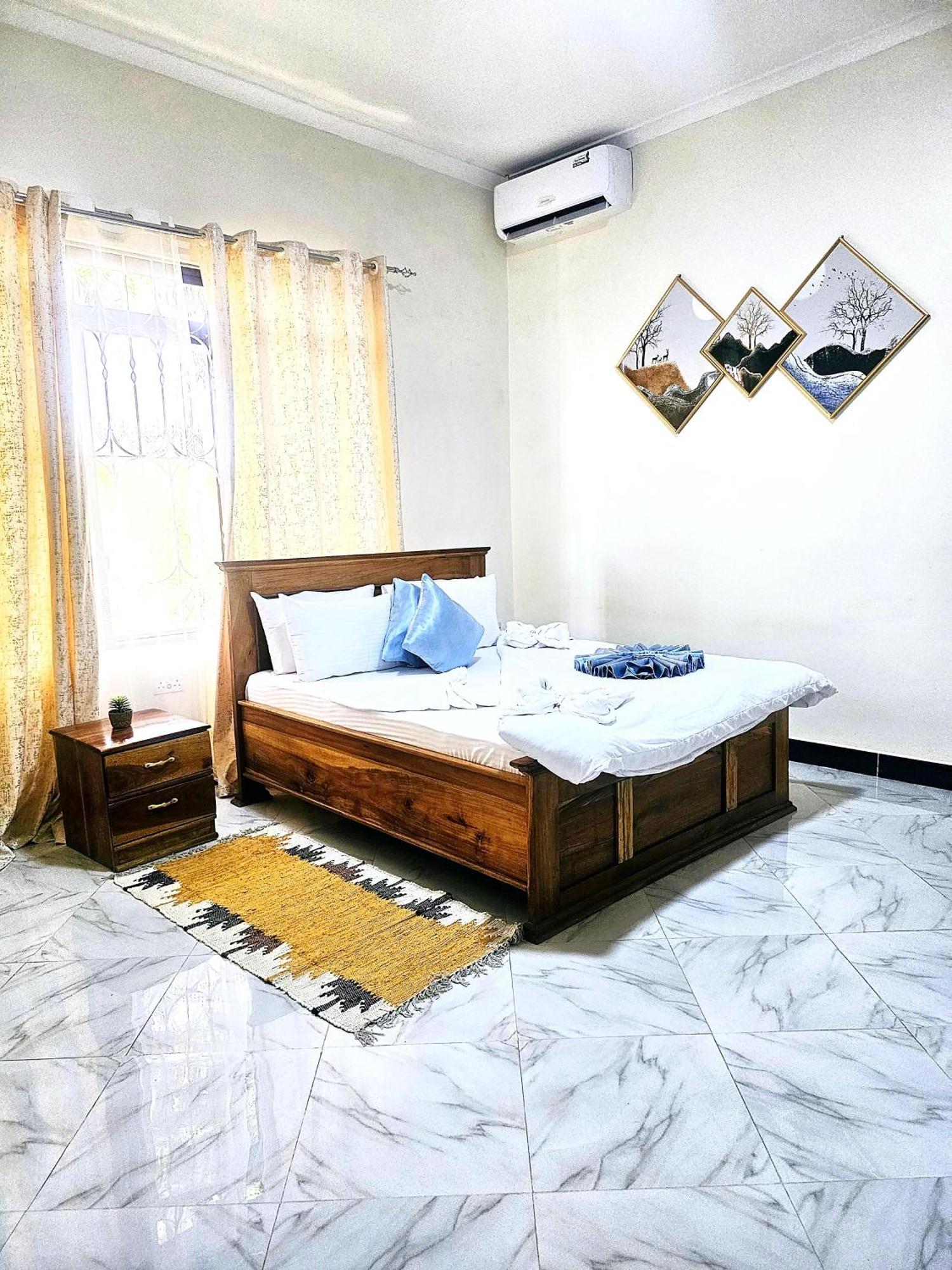Safi House Bed & Breakfast Boma la Ngombe Luaran gambar