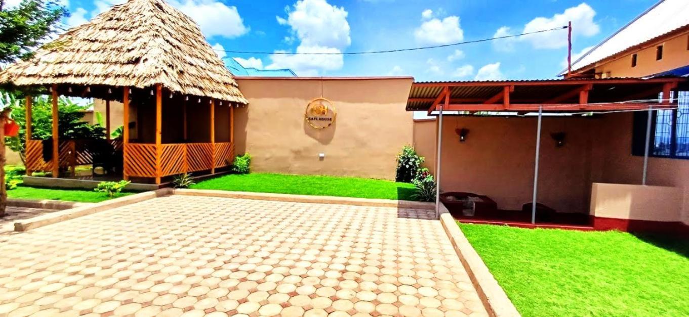 Safi House Bed & Breakfast Boma la Ngombe Luaran gambar