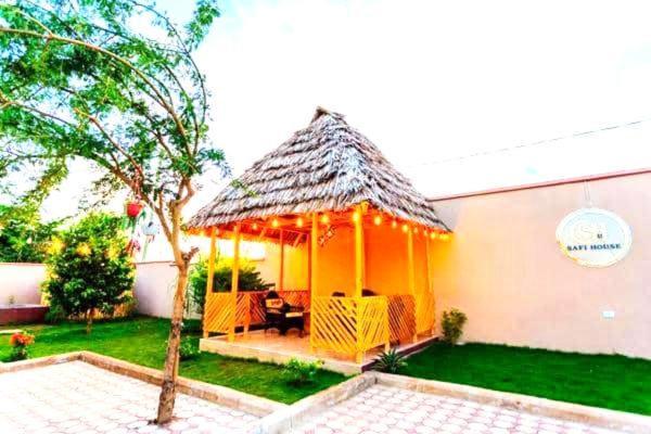 Safi House Bed & Breakfast Boma la Ngombe Luaran gambar