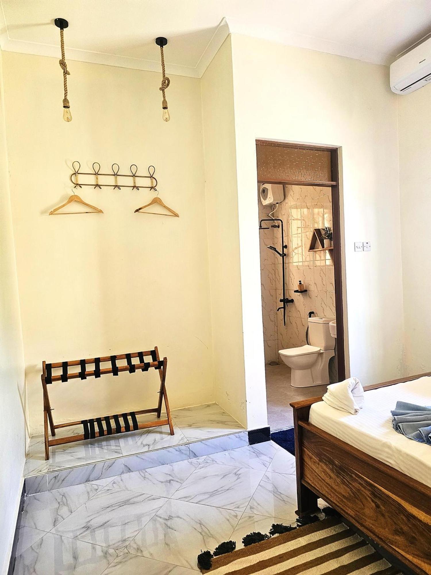 Safi House Bed & Breakfast Boma la Ngombe Luaran gambar