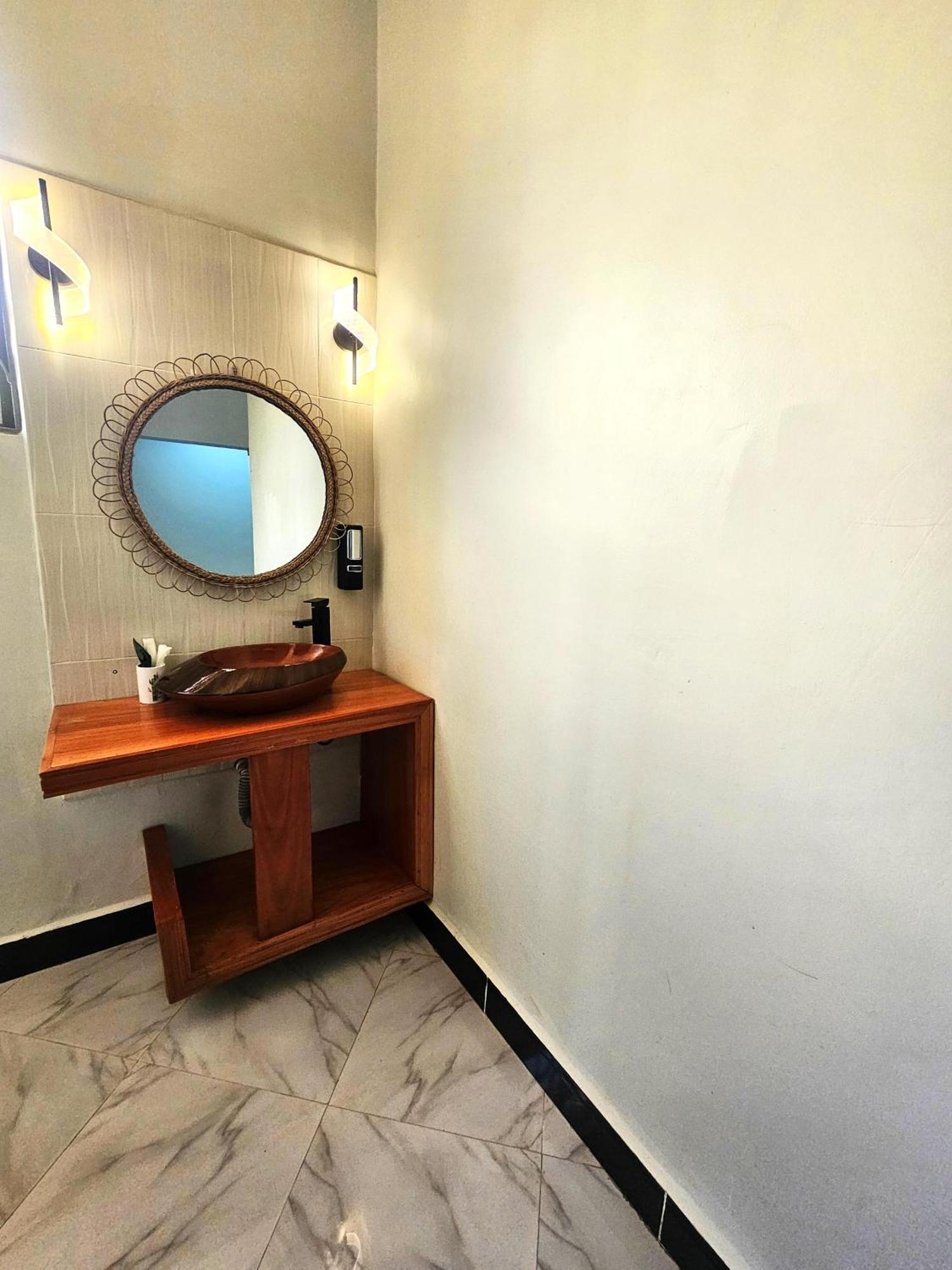Safi House Bed & Breakfast Boma la Ngombe Luaran gambar