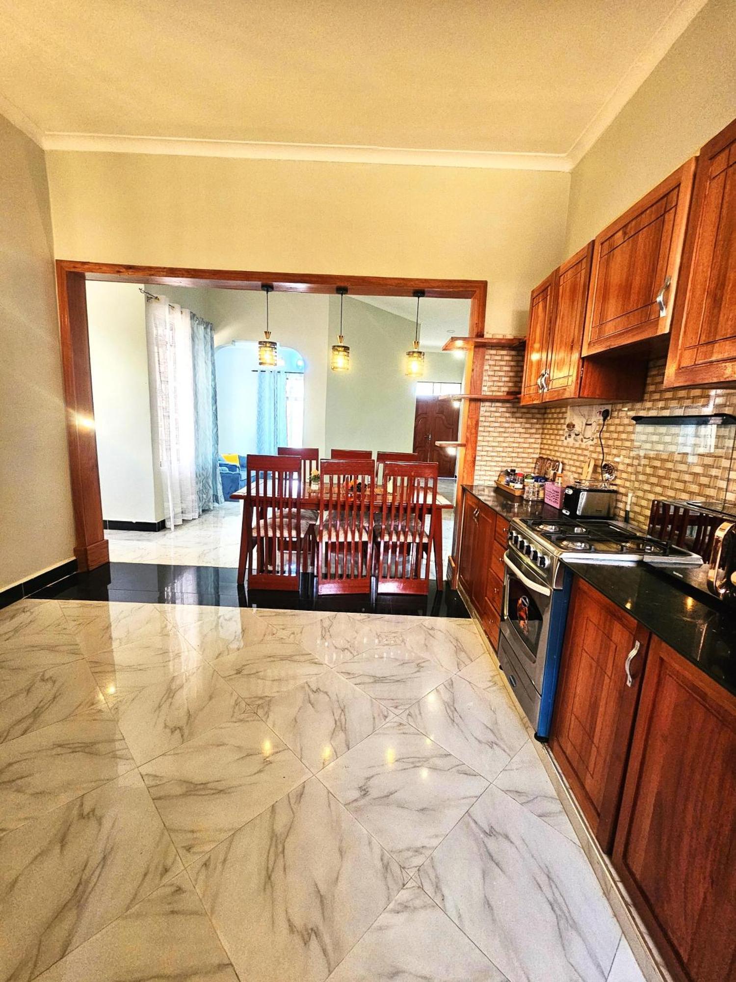 Safi House Bed & Breakfast Boma la Ngombe Luaran gambar